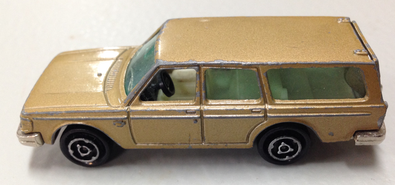 Illustration for article titled Wagon Wednesday: Majorette Volvo 245 DL Estate (Brown Wagon!!)